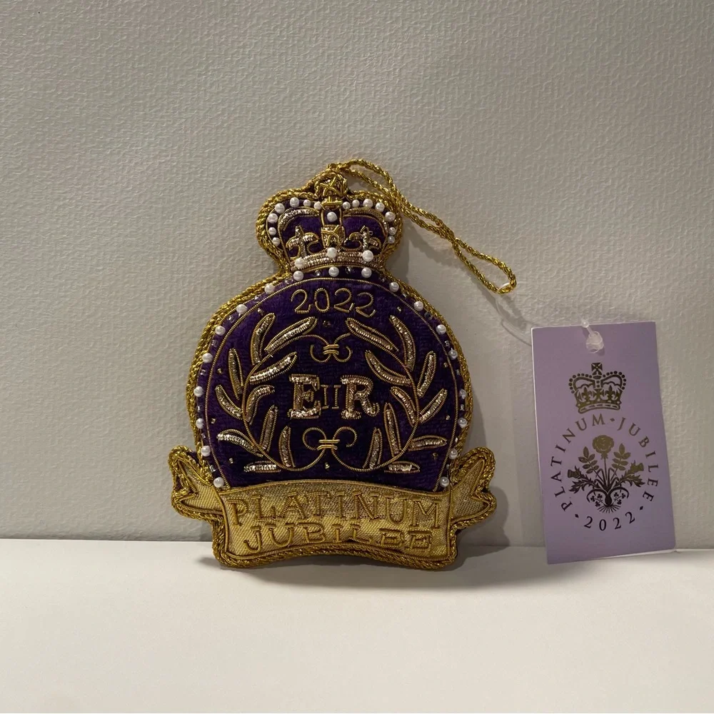 Platinum Jubilee Ornament Decor from the British Royal Trust Company NWT!